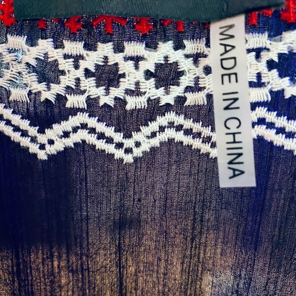 Embroidered blouse - Picture 8 of 8